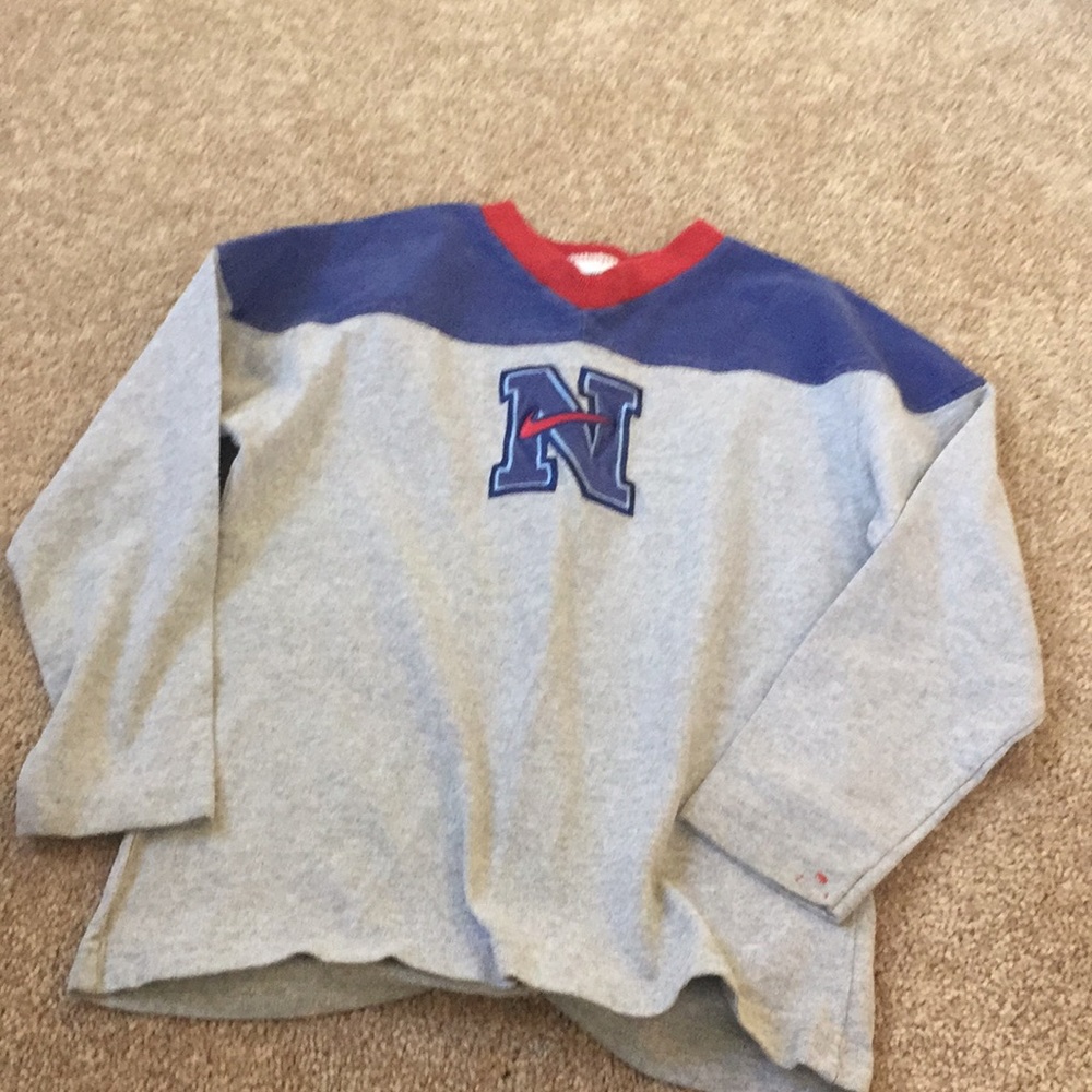 BOYS NIKE SWEATER SHIRT SIZE 7